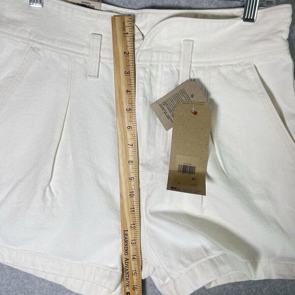 Levi's High Waisted Mom Shorts Women’s Size 30 Clean Sweep Ivory Y2K MSRP $49 - Picture 4 of 10